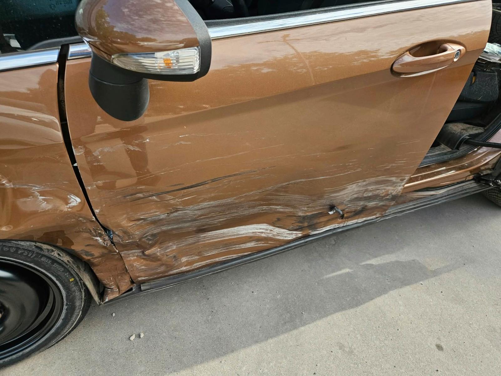 Ford B-MAX 2014 — photo 17