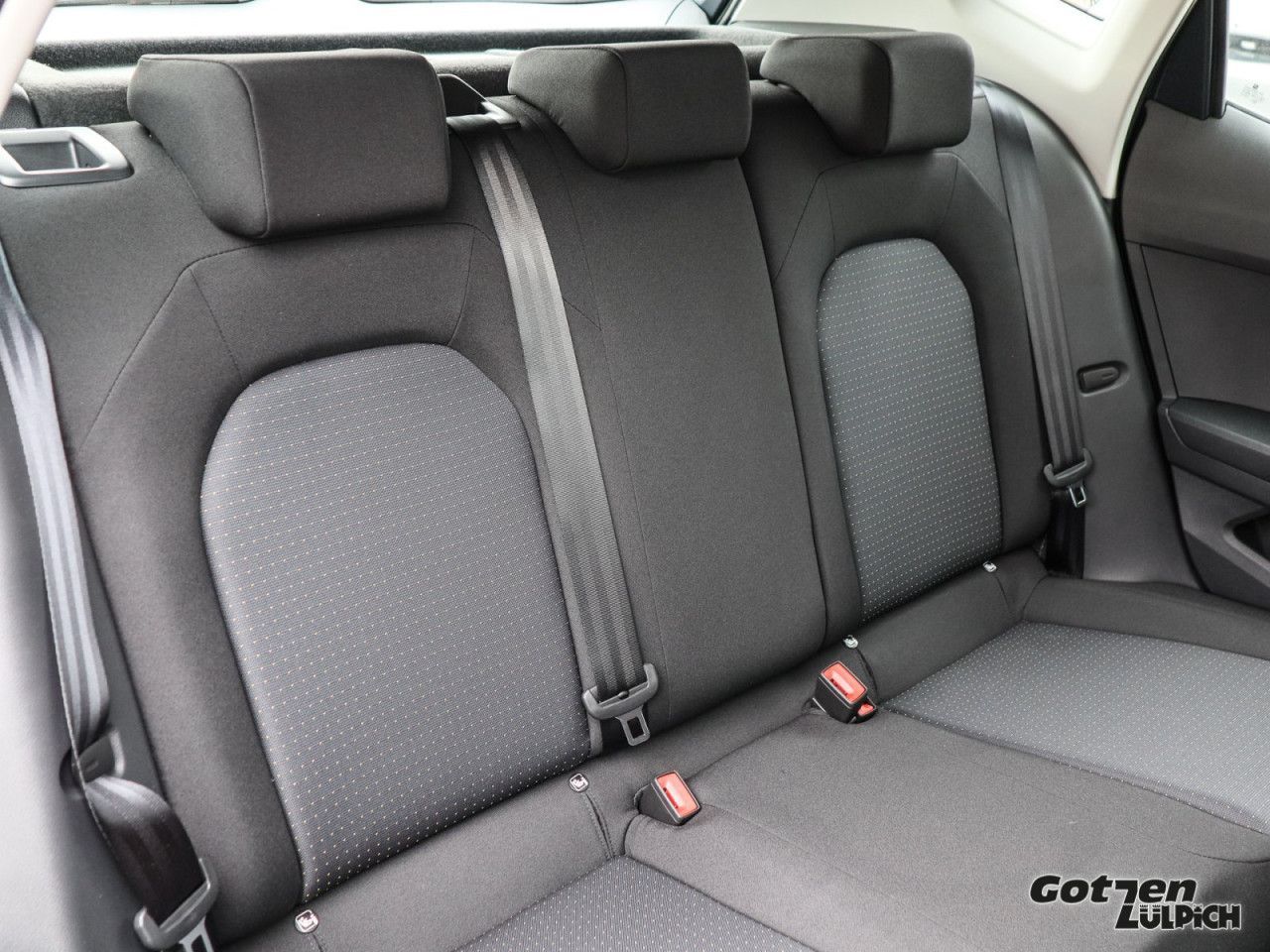 Fahrzeugabbildung SEAT Arona Style 1.0 TSI DSG LED App-Connect Winter