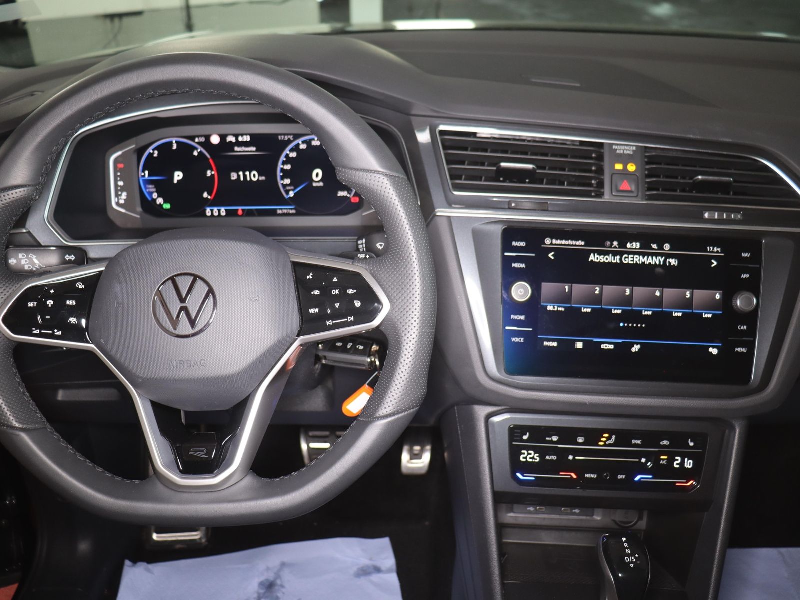 Volkswagen Tiguan R-Line Black Style 2.0TDI DSG 356,-ohne A foto 10