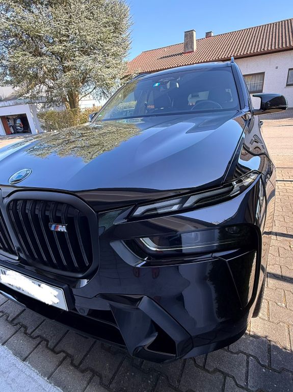 Image of BMW X7 M60