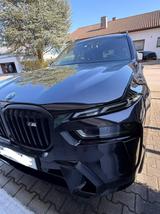 BMW X7 M60 M60i xDrive - - schwarze BMW X7 M60