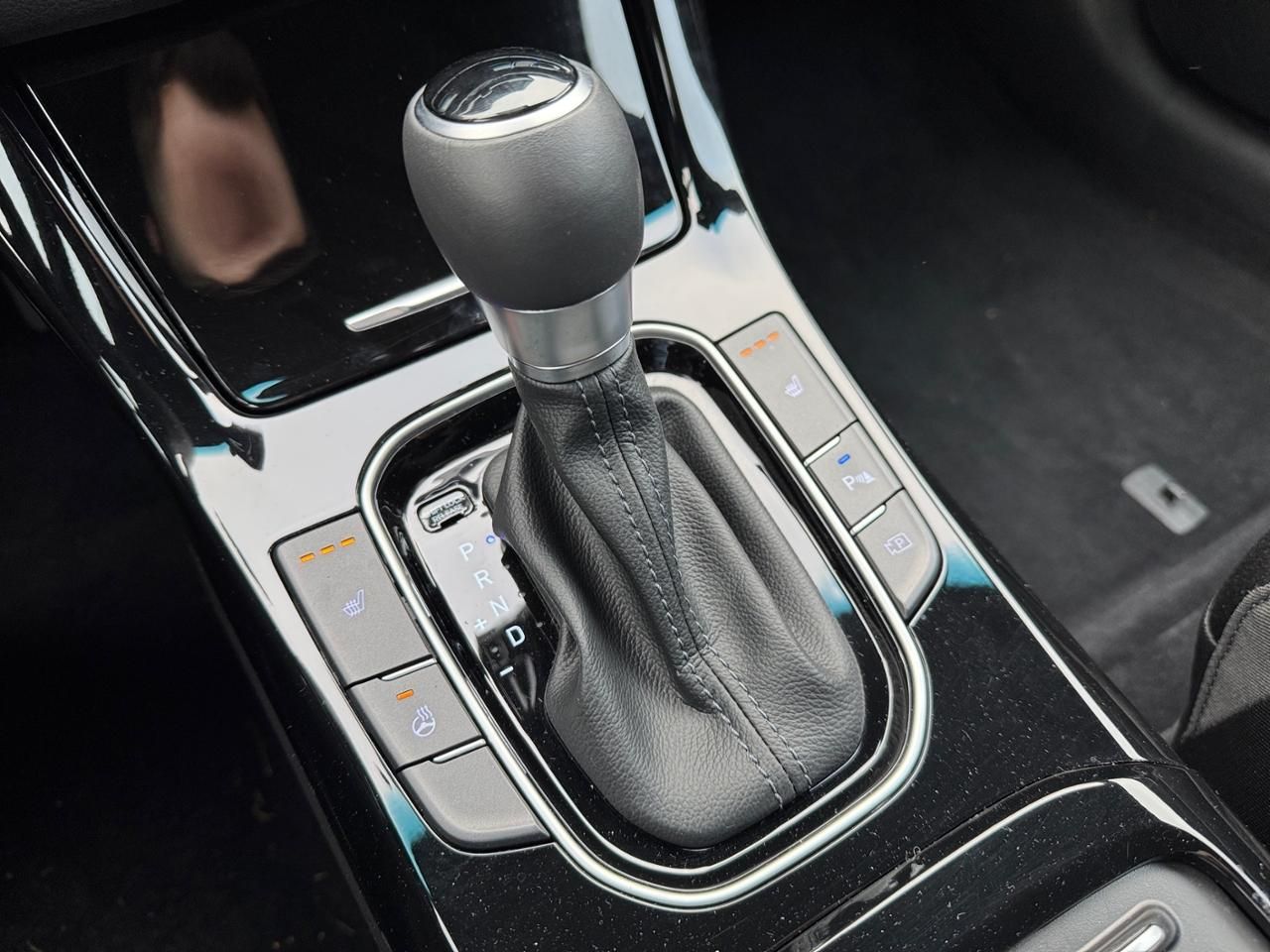Fahrzeugabbildung Hyundai i30 ADVANTAGE *AUTOMATIK*LED*NAVI*KLIMAA*KAMERA*