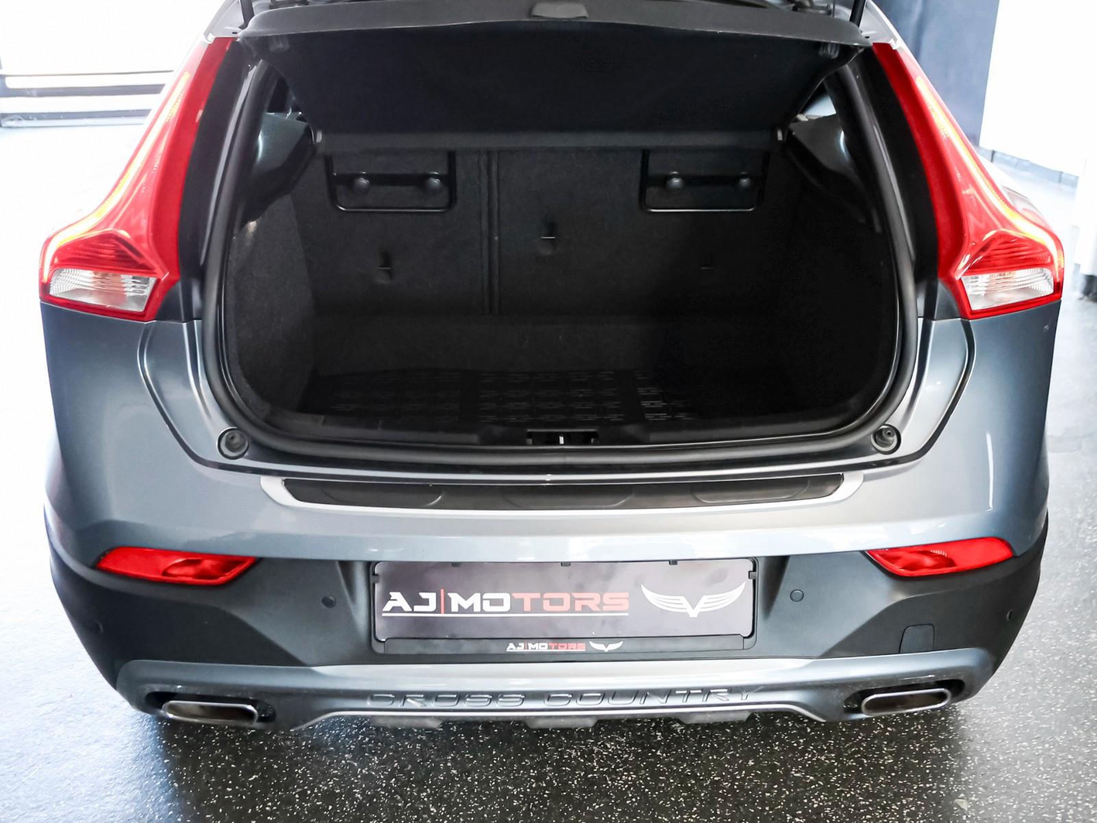 Volvo V40 Cross Country You! *KAMERA-NAVI-SHZ-TEMPOMAT
