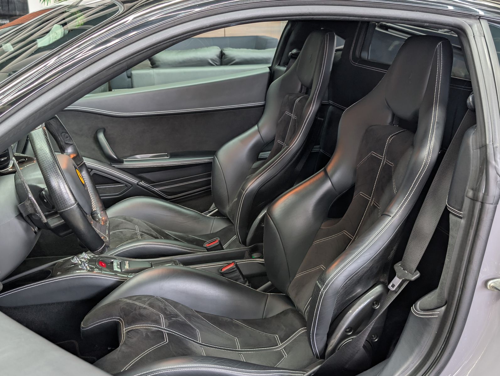 Fahrzeugabbildung Ferrari 458 Italia Racing Seats Carbon CRPK F1 CAM 20"