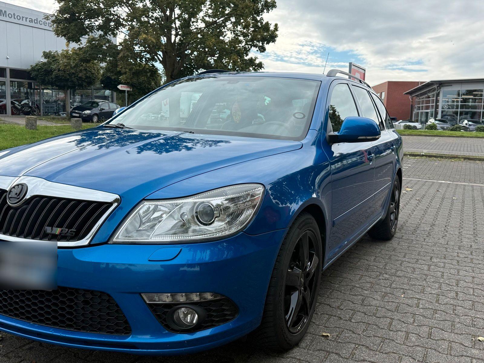 Skoda Octavia 2010 — interior