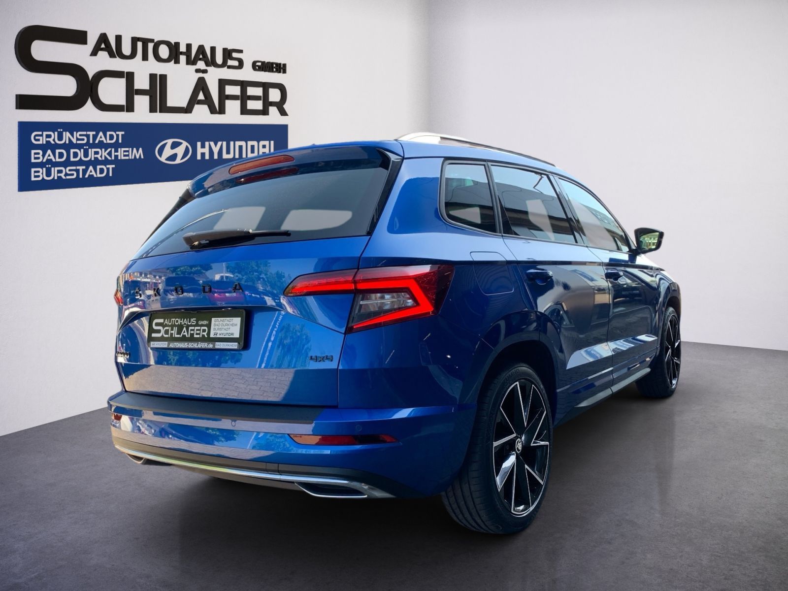 Fahrzeugabbildung SKODA Karoq 2.0 TSI DSG Sportline 4x4 OPF Pan.Dach