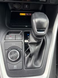 Toyota RAV 4 - 11