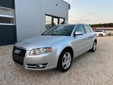Audi A4 Avant 1.6/Kombi /AHK ! / TüV - - Audi A4 aus 2005: Kombi