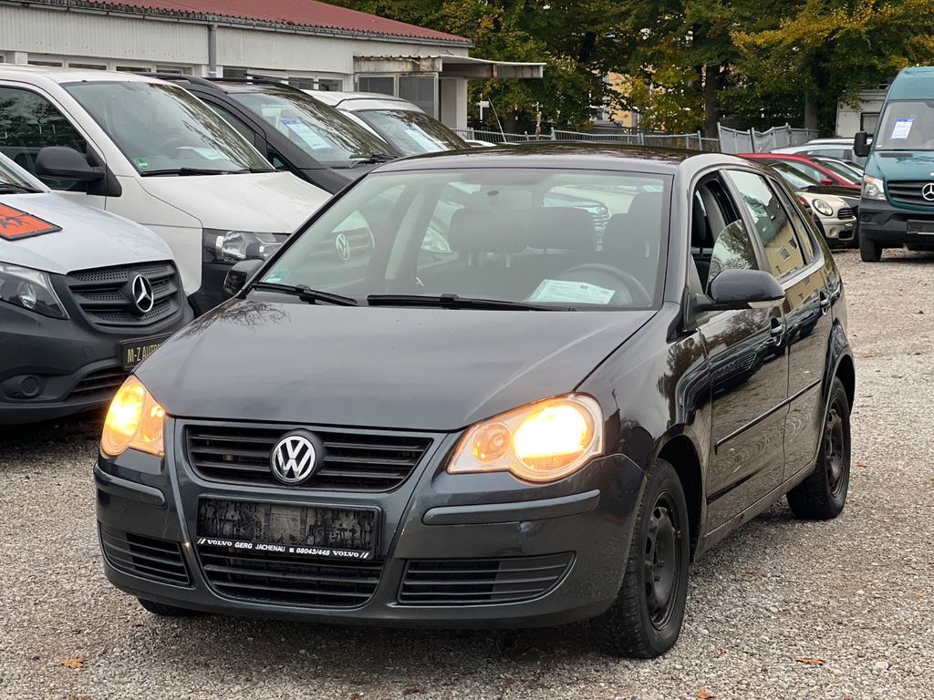 VOLKSWAGEN Polo