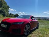 Audi TTS TFSI S tronic quattro Coupe  - rote Audi TTS
