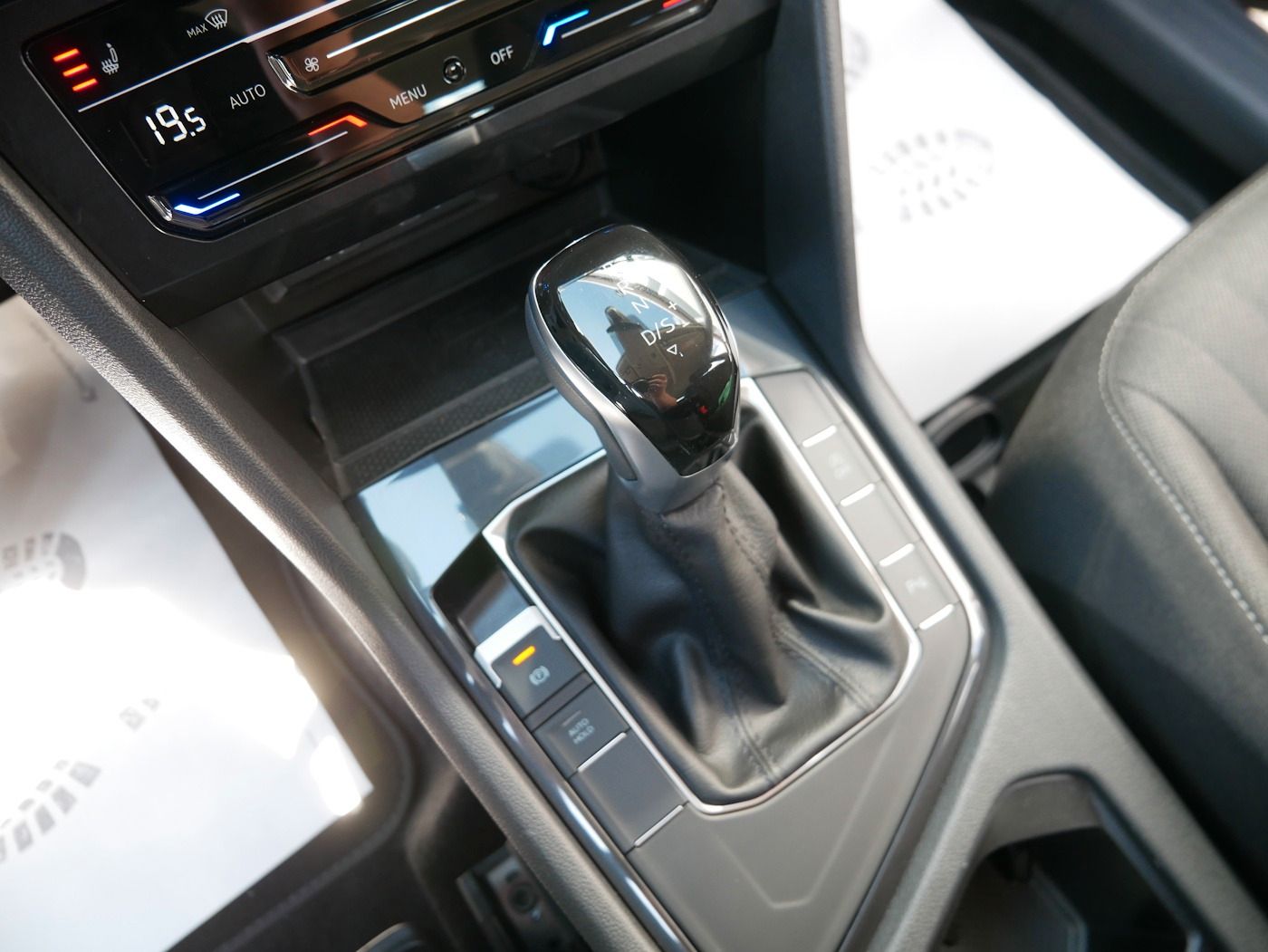Fahrzeugabbildung Volkswagen Tiguan Allspace 1.5 TSI Life NEU53T AHK Matrix 7