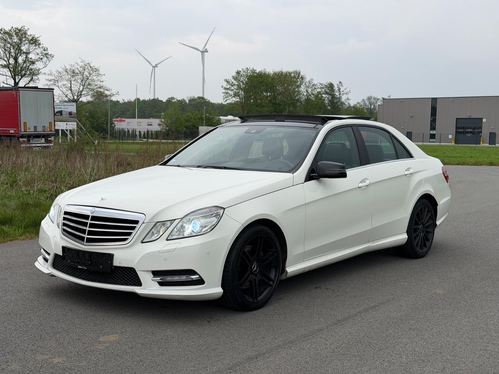 Mercedes-Benz E200 CDI Limousine AMG Pano Xenon Leder