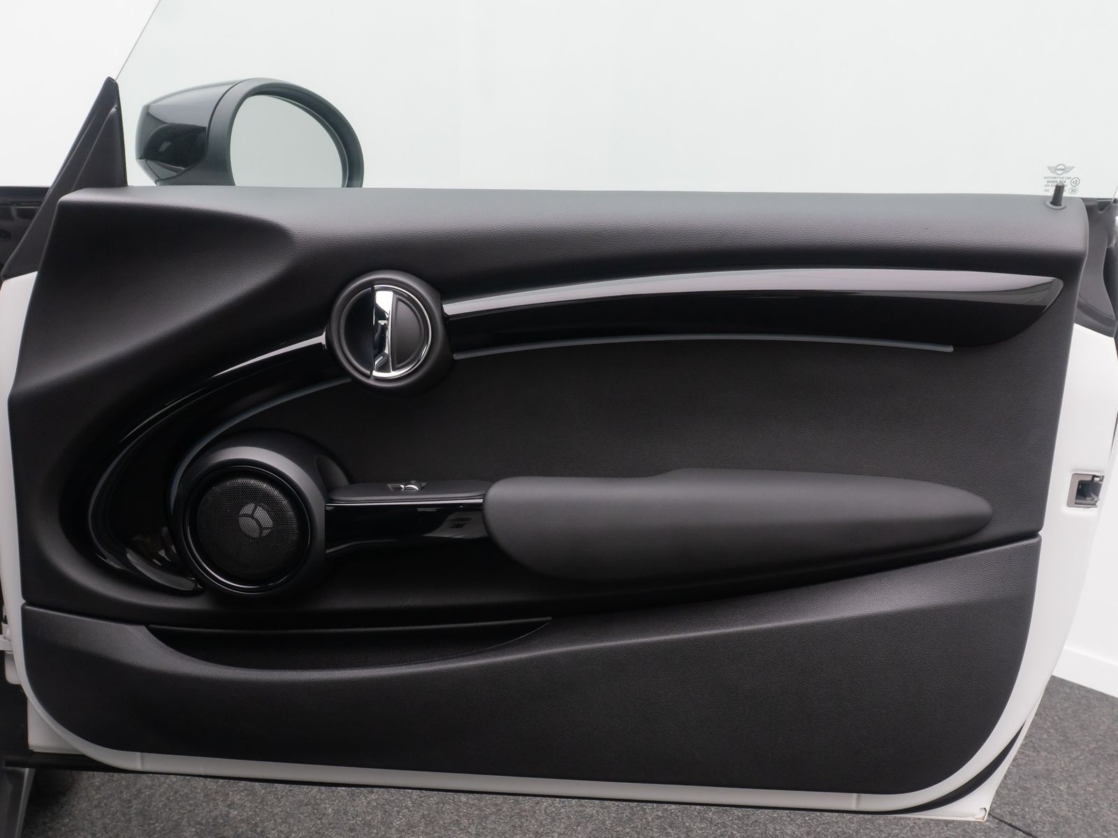 Fahrzeugabbildung MINI Cooper Cabrio HUD Kamera H/K Komfort DAB Voll
