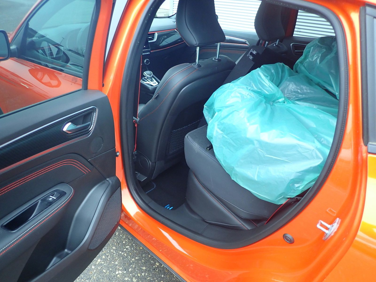 Fahrzeugabbildung Renault Arkana R.S. Line E-TECH 145