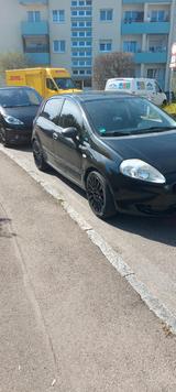 Fiat Grande punto 1,4 77 PS - Fiat Grande Punto Gebrauchtwagen in Stuttgart