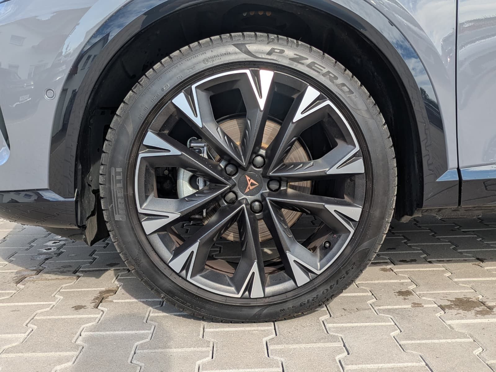 Vehicle image CUPRA Formentor 1.5 eTSI PANO*MATRIX*SENNH.*DINAM*360°