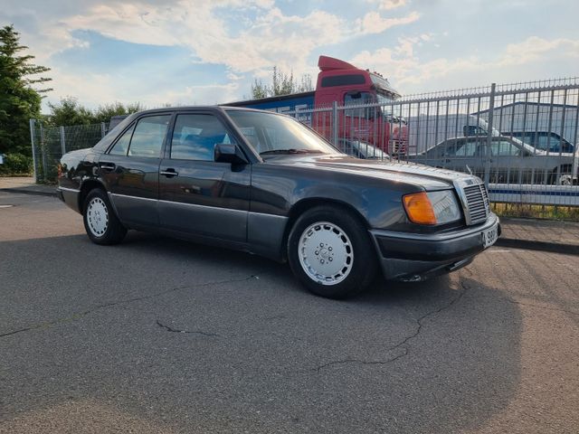 Mercedes-Benz E 300  W124/Klimaautomatik/Leder/Kein Rost