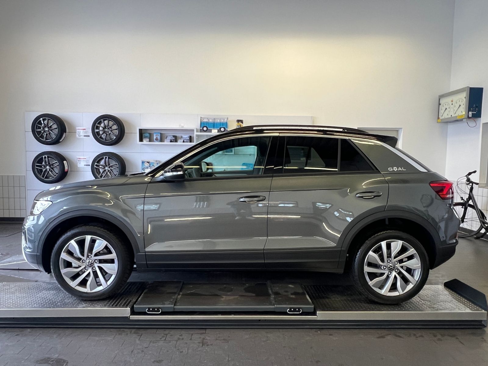 Fahrzeugabbildung Volkswagen T-Roc GOAL 2.0 TDI DSG *AHK,KESSY*