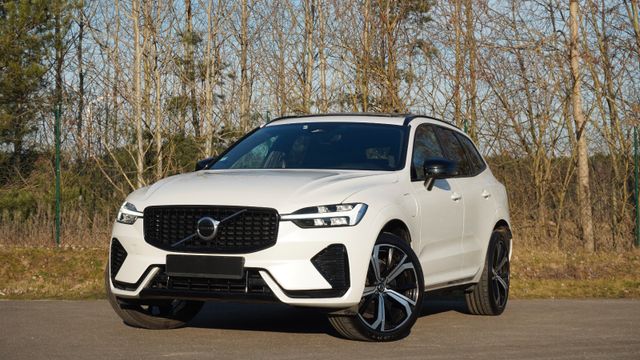 Volvo XC60 T6 R-Design Hybrid Pano/Cam/Google/4xSHzg