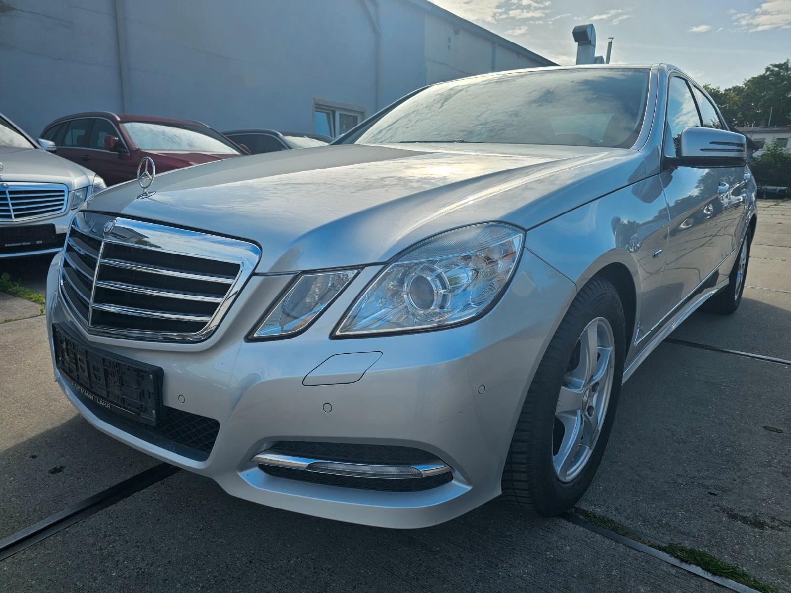Mercedes-Benz E 200, Aut., AHK, Steuerkette neu,1 Jahr Gar.