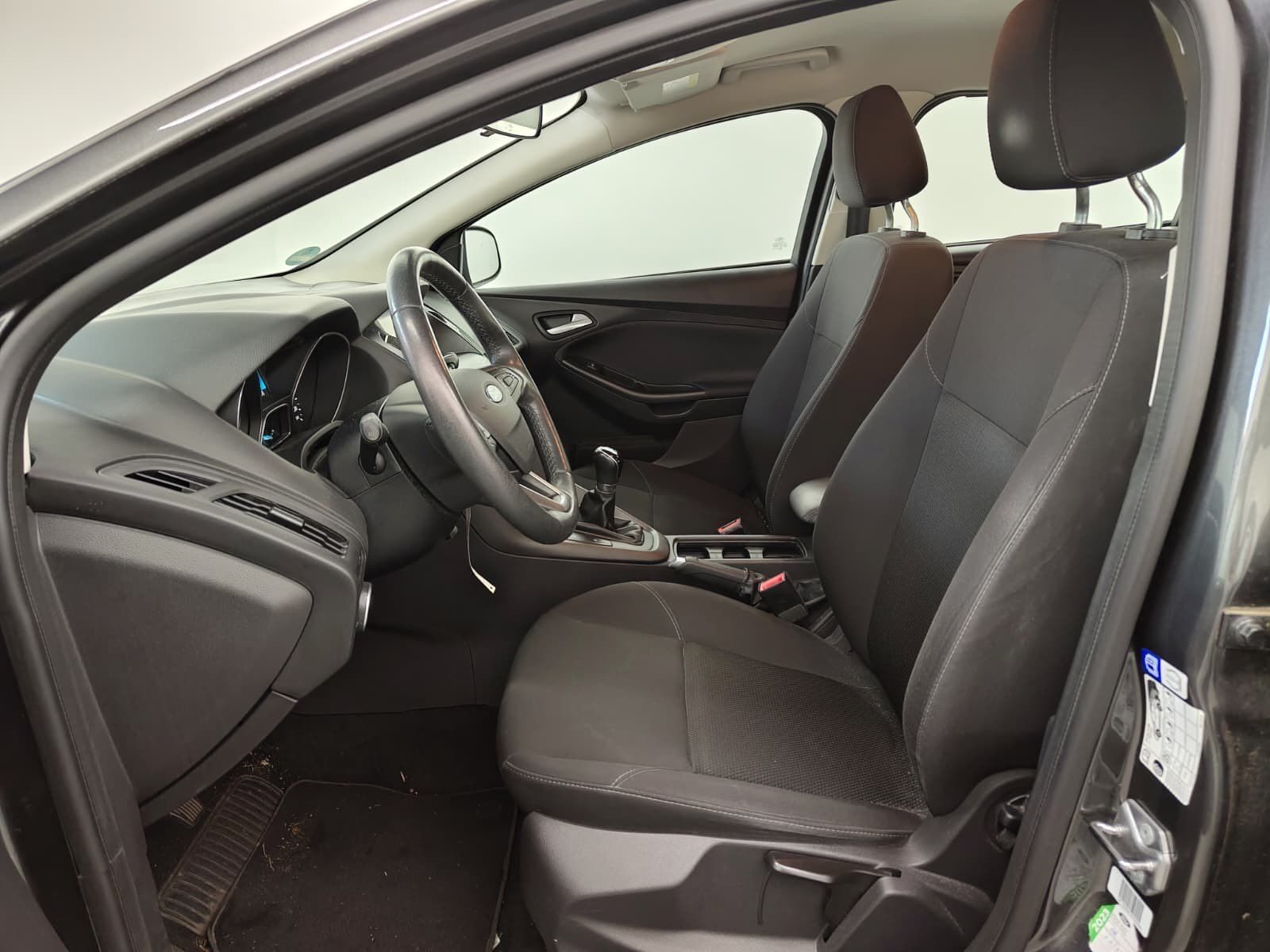 FORD Focus 1.0 EcoBoost Trend Navi SHZ LKH – Bild 8