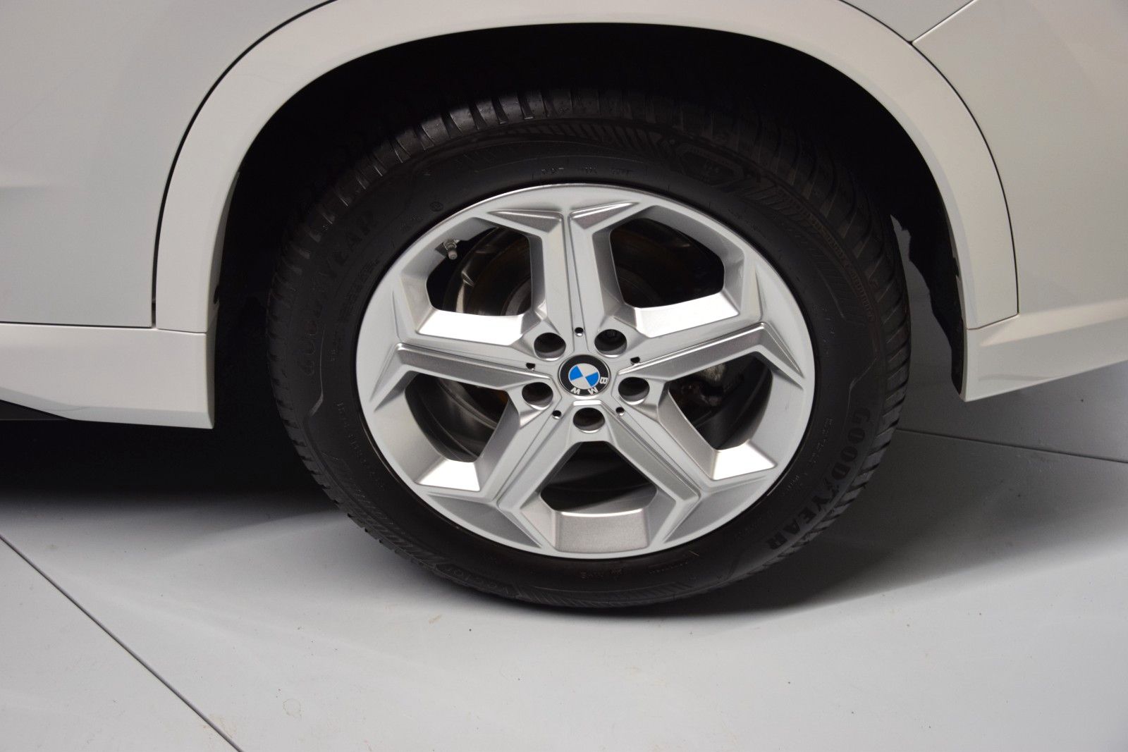 Fahrzeugabbildung BMW X1 18 i sDrive M Sport Pano LED Leder h/k Memory