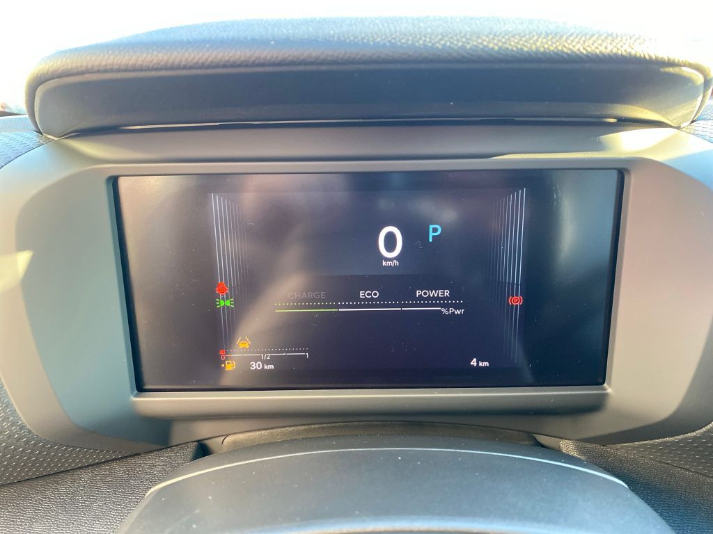 Fahrzeugabbildung Citroën C4 Hybrid 145 Automatik MAX *Winter+Techno-Pak*