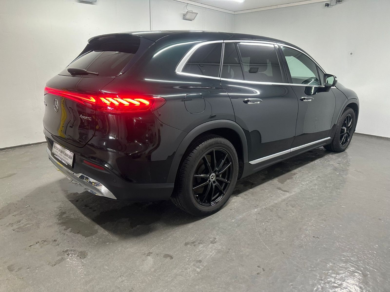 Fahrzeugabbildung Mercedes-Benz EQS 450 SUV *PANORAMA*KEYGO*7 SITZER*