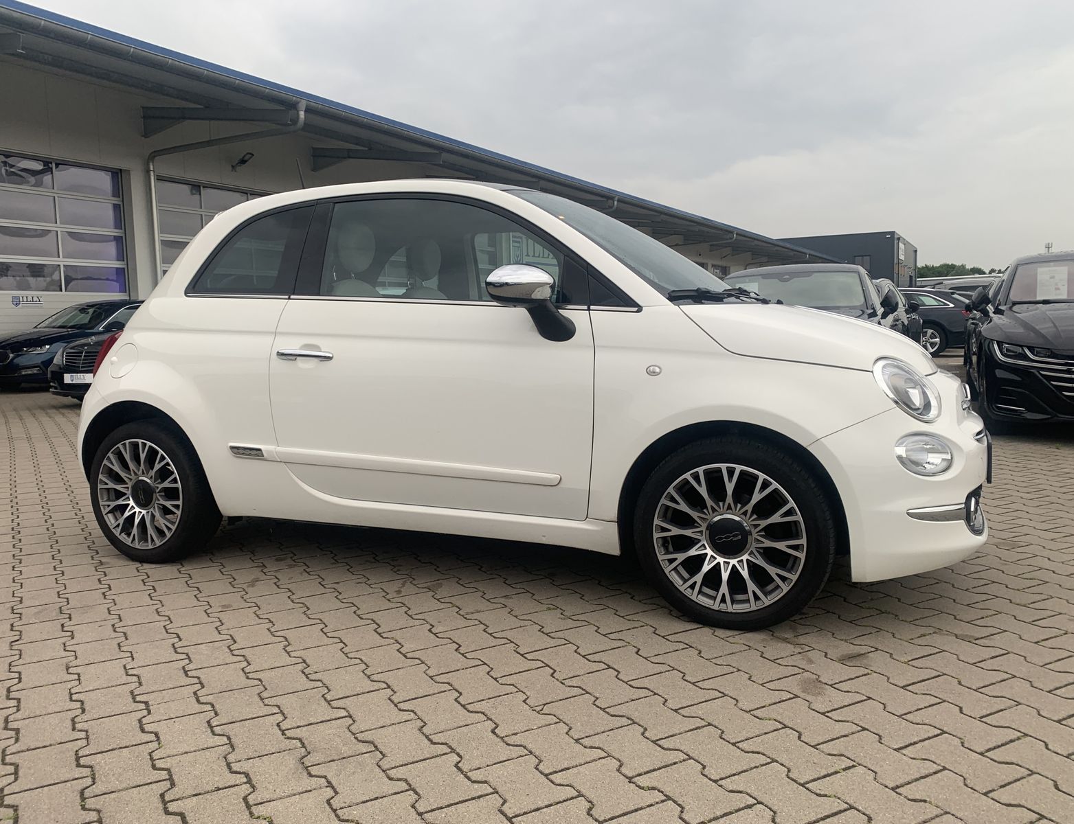 Fahrzeugabbildung Fiat 500 1.2*Star*Leder*CarPlay*SHZ*PDC*Navi*Temp*