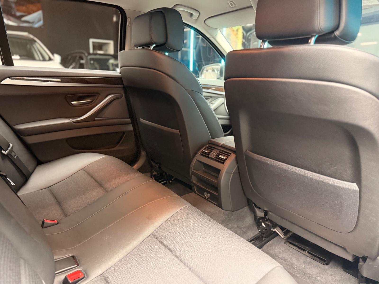 BMW 520 Limousine 520 i/Xenon/Leder/Navi/CarPlay