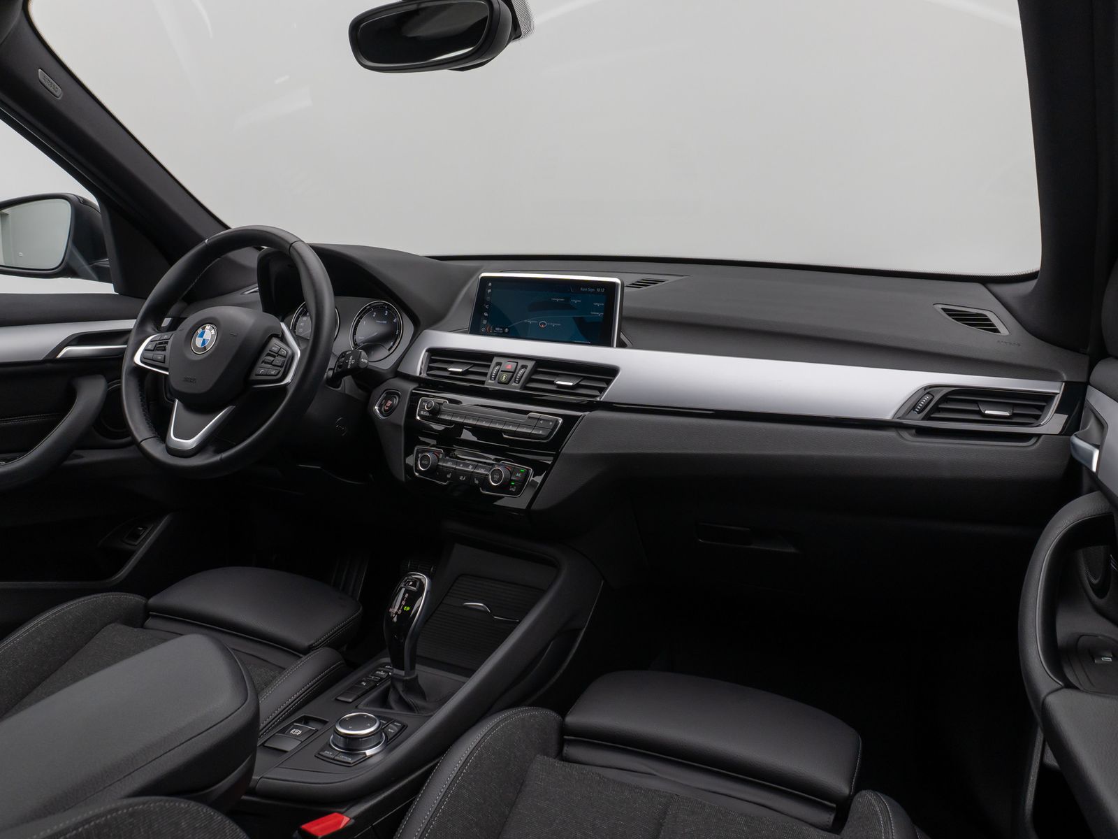 Fahrzeugabbildung BMW X1 sD18d Parkassist DAB Navi DrivAssis PDC Sport