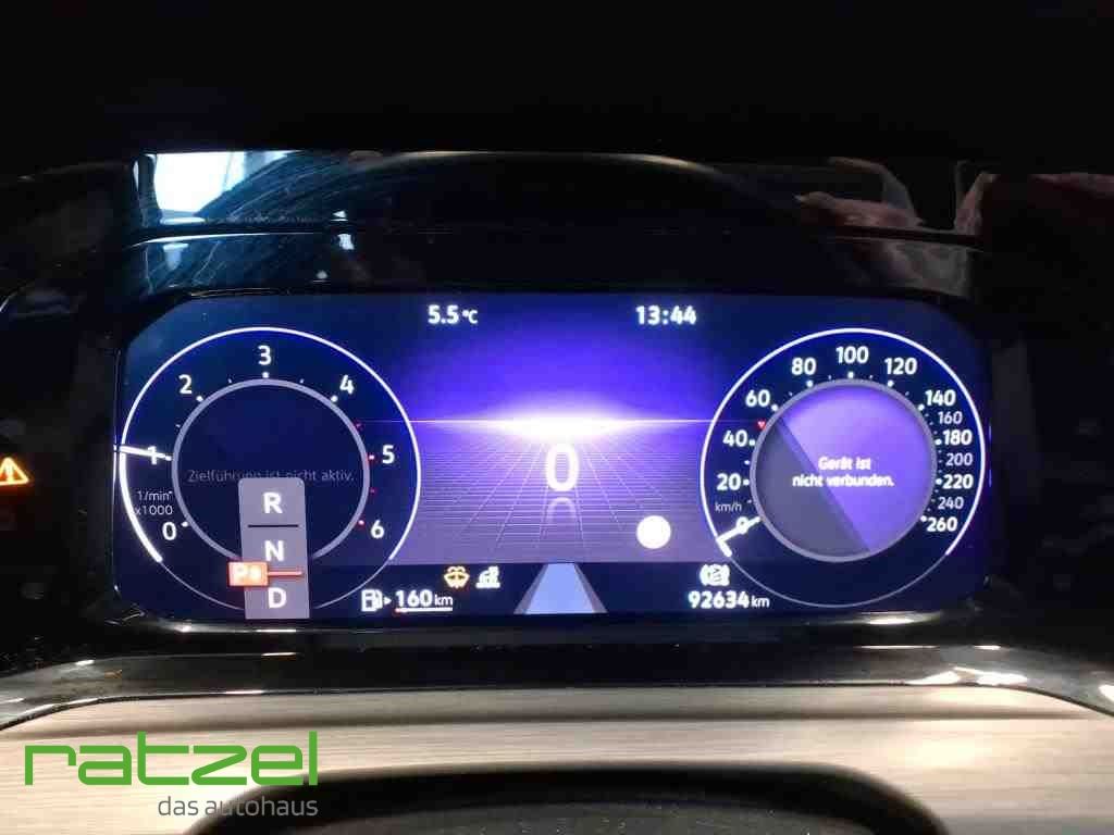 Fahrzeugabbildung Volkswagen Golf VIII Style 2.0 TDI DSG AHK+ Navi