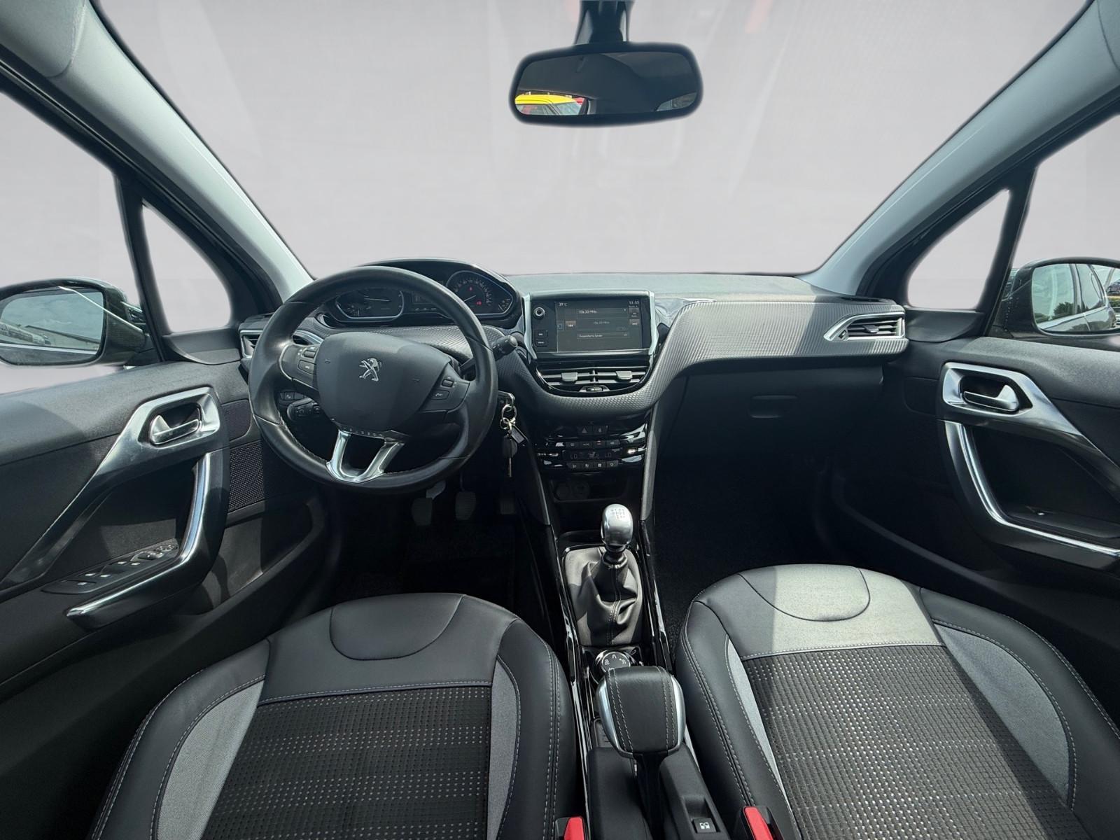 Peugeot 2008 Allure*Pano*Navi*Touch*Klimaauto.*