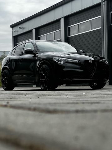 Alfa Romeo Stelvio Quadrifoglio Q4 Akrapovic