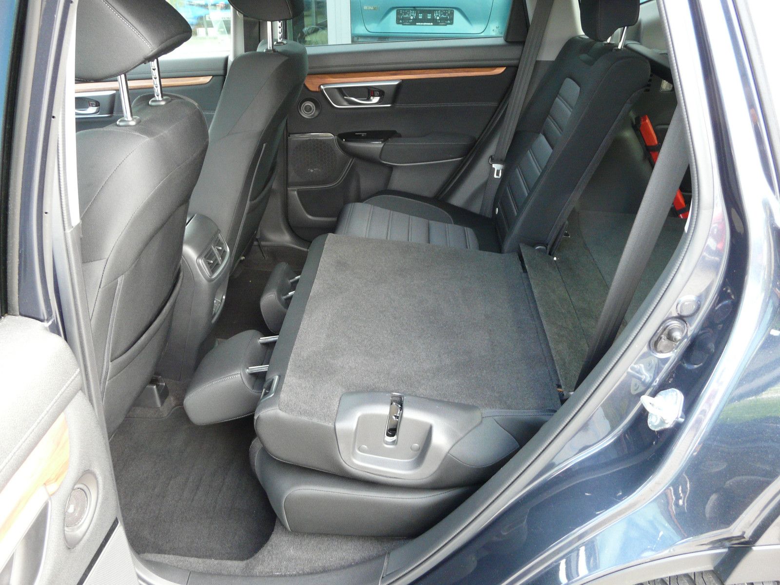 Fahrzeugabbildung Honda CR-V 1.5 T 2WD Elegance/Standheizung/Allwetterr.