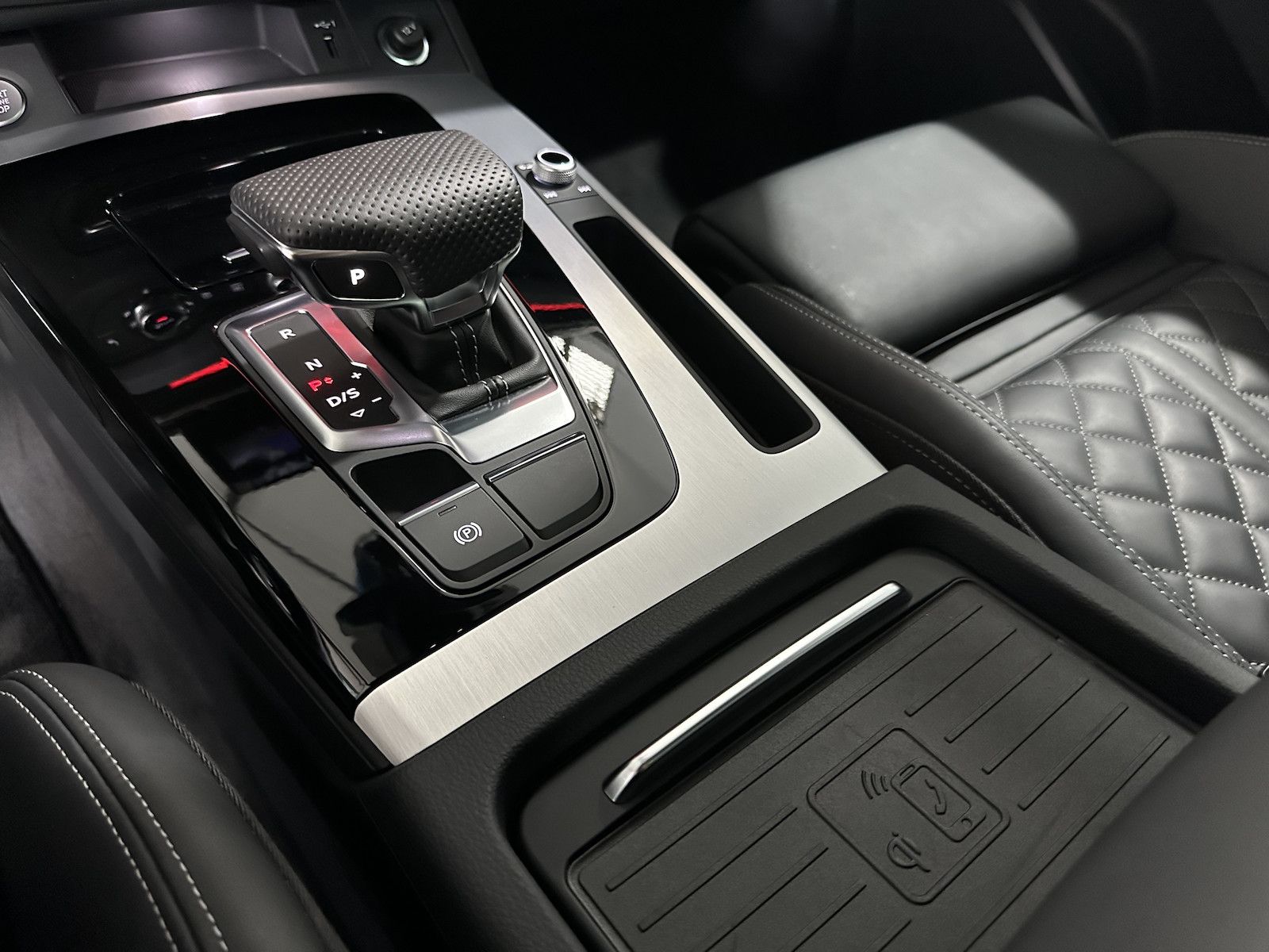 Fahrzeugabbildung Audi Q5 Sportback 40 TDI S line/Pano/Raute/Matrix/21