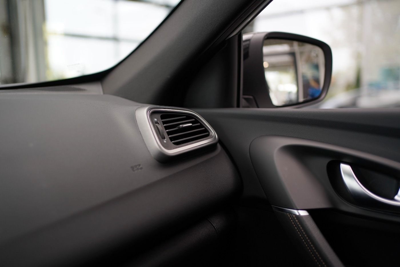 Fahrzeugabbildung Renault Kadjar TCe 140 Black Edition +Black Edition+Navi