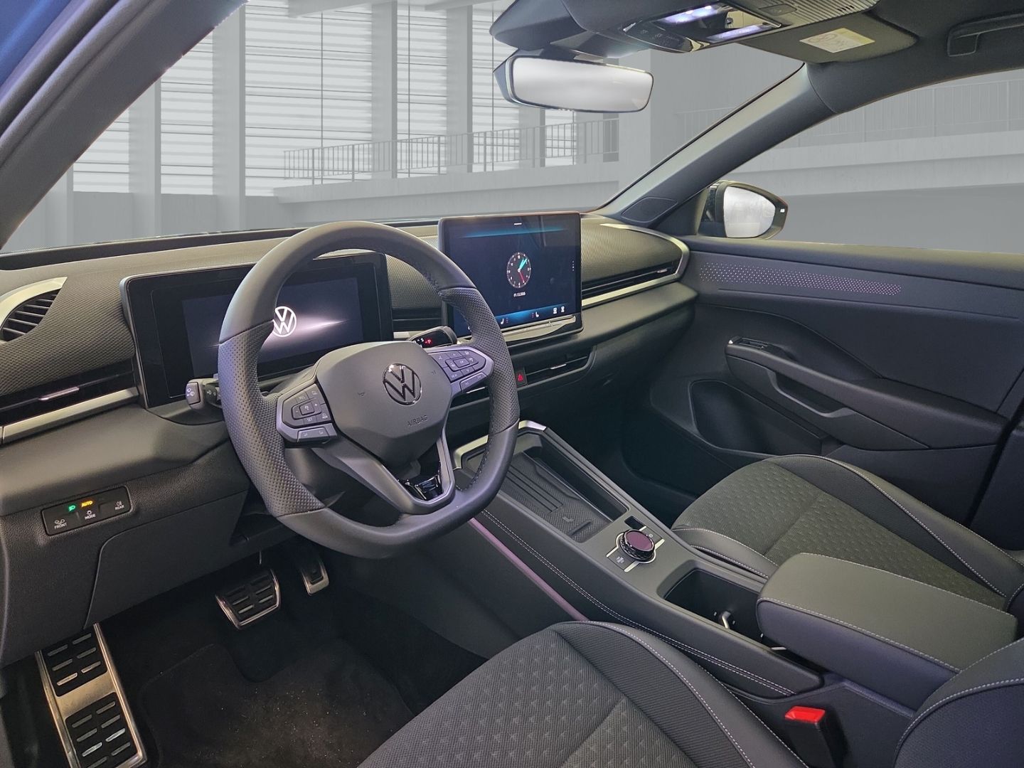 Fahrzeugabbildung Volkswagen T-Roc R-Line 1.5 eTSI DSG HUD Navi Digitales Coc