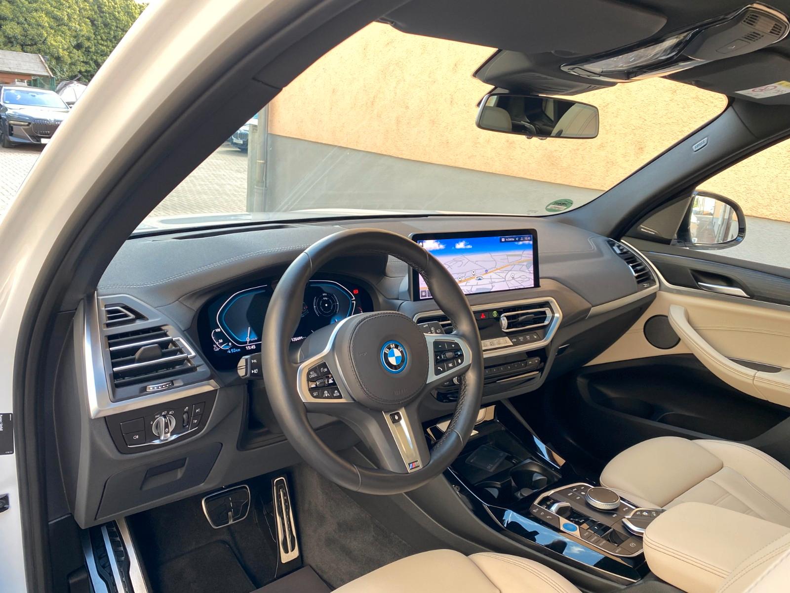 BMW iX3 Impressive M Sport PANO*AHK*H&K*DA-Prof*360°