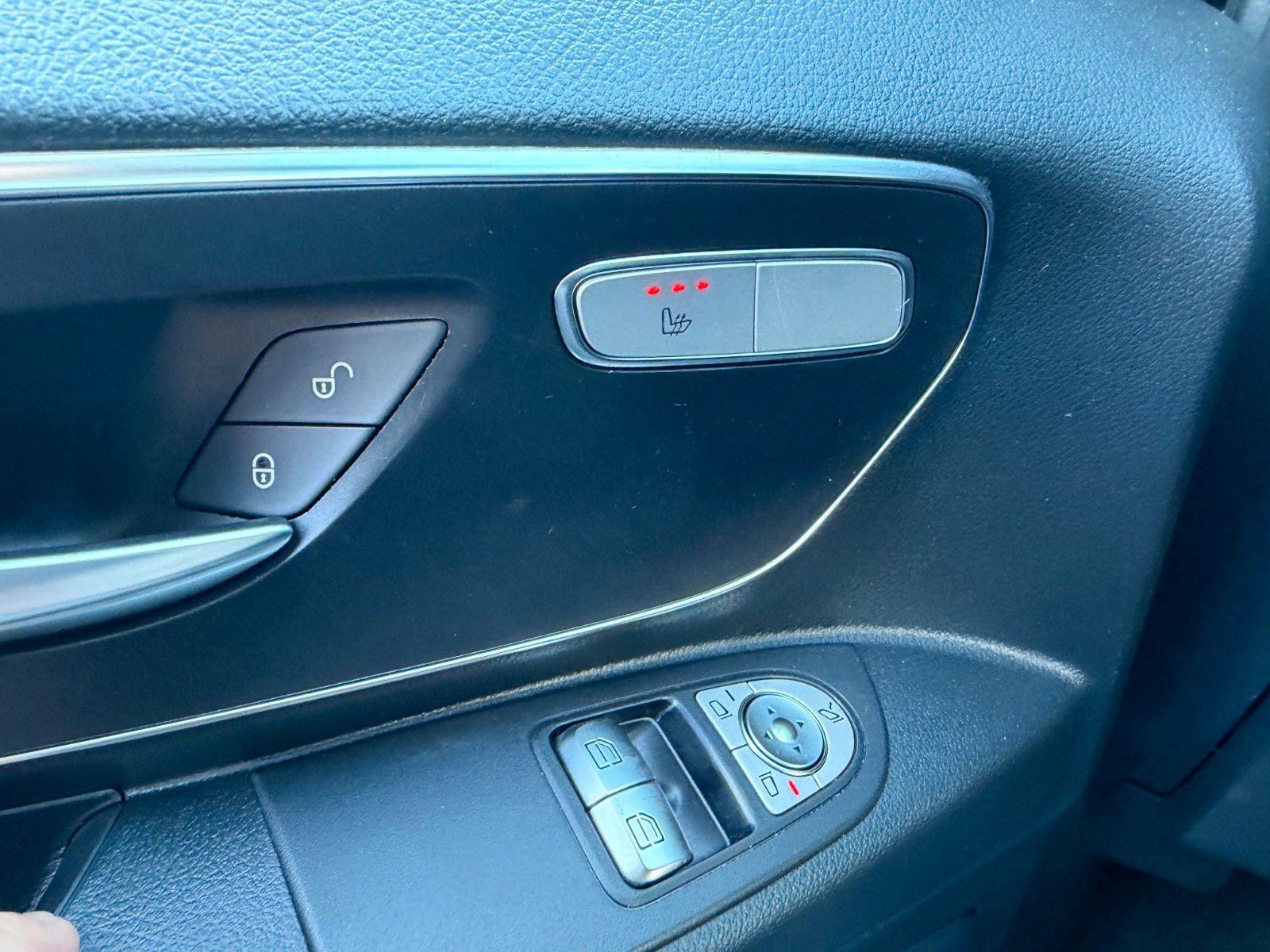 Fahrzeugabbildung Mercedes-Benz Vito 116 CDI 9G Tourer AHK2,5to LED