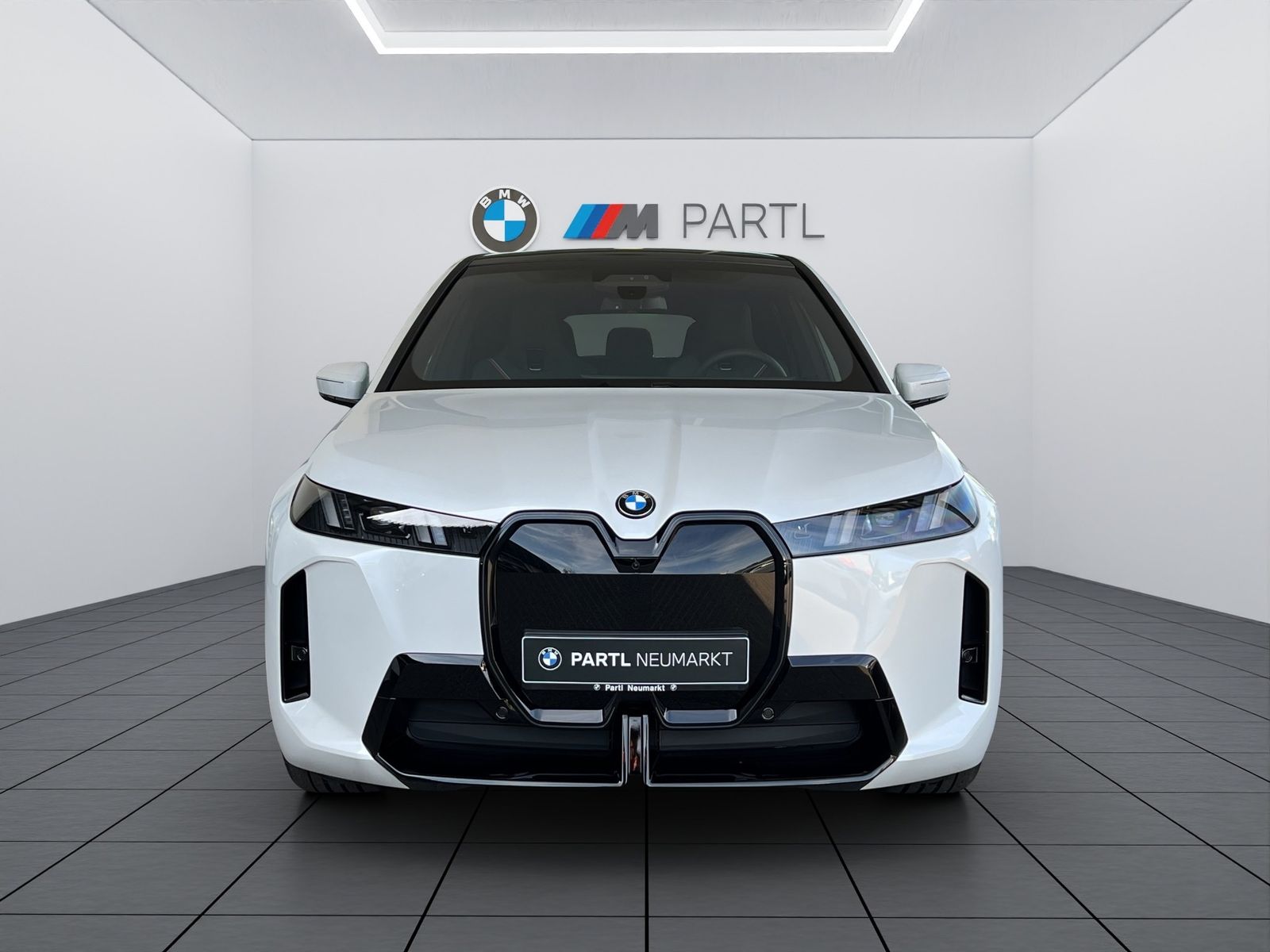 BMW iX xDrive45 M-Sport Pro PANO AHK DA-Prof. adapLE imagem 2