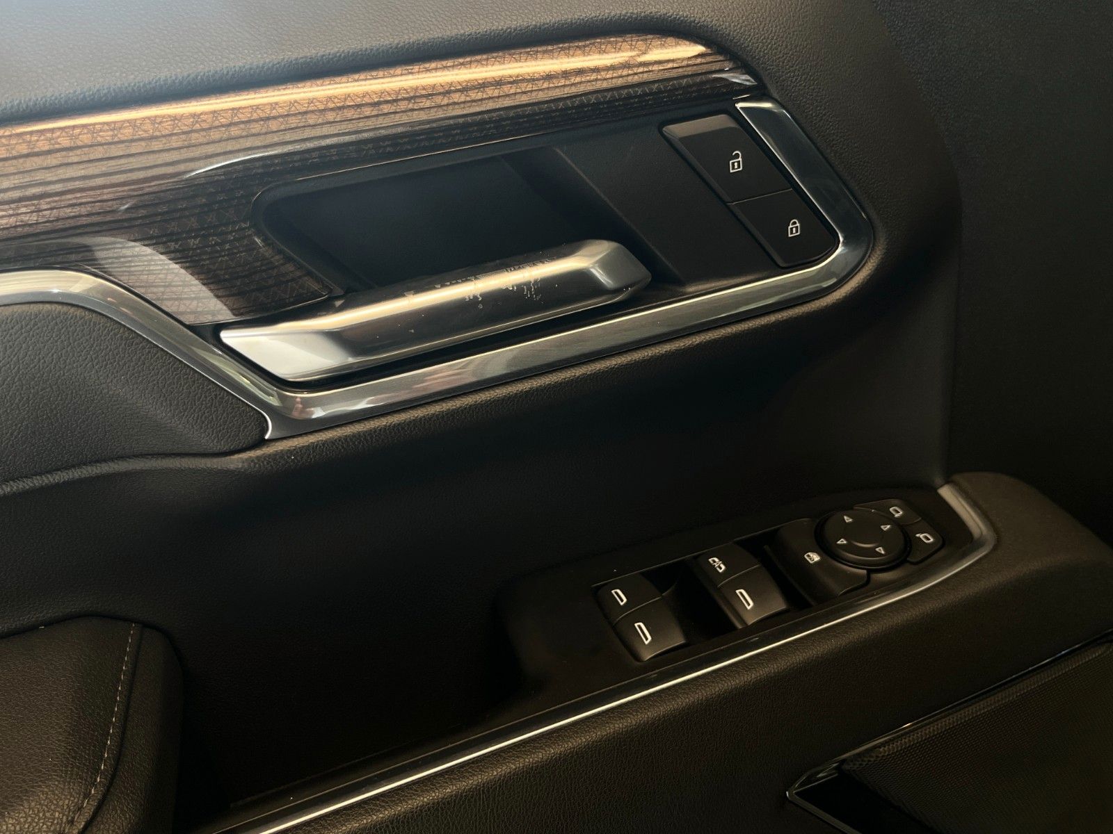 Fahrzeugabbildung Chevrolet Silverado Trail Boss 6.2 V8 LPG