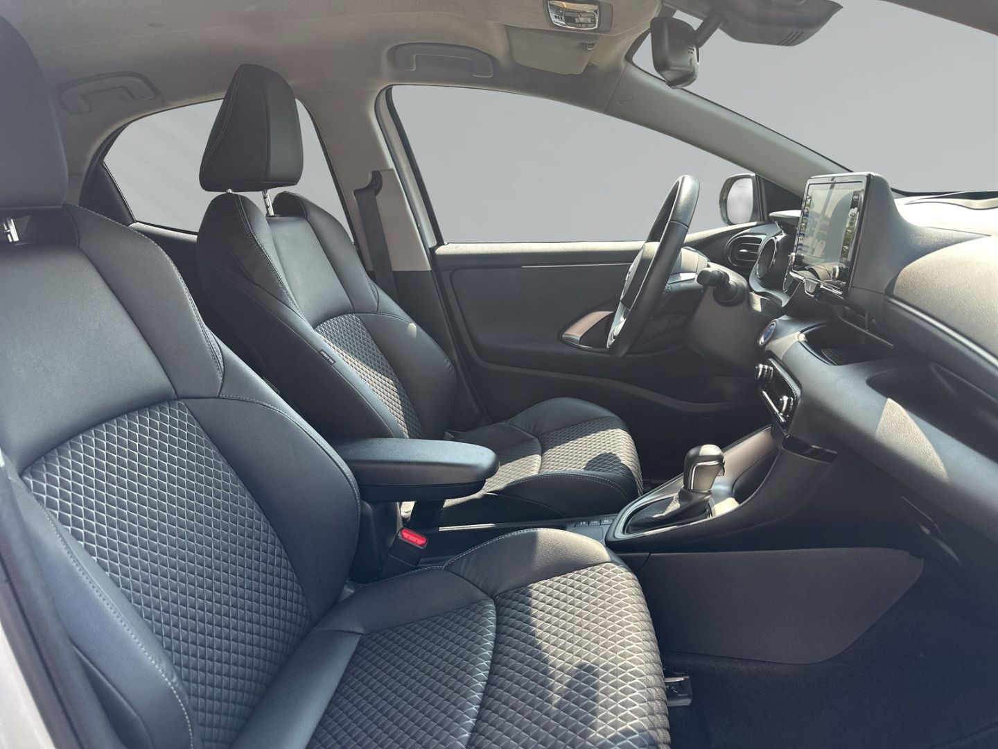 Fahrzeugabbildung Mazda 2 Hybrid Select 1.5 HUD +Digitales Cockpit+LED+A