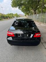Mercedes-Benz Mersedes W212 E200 - Mercedes-Benz: Mersedes