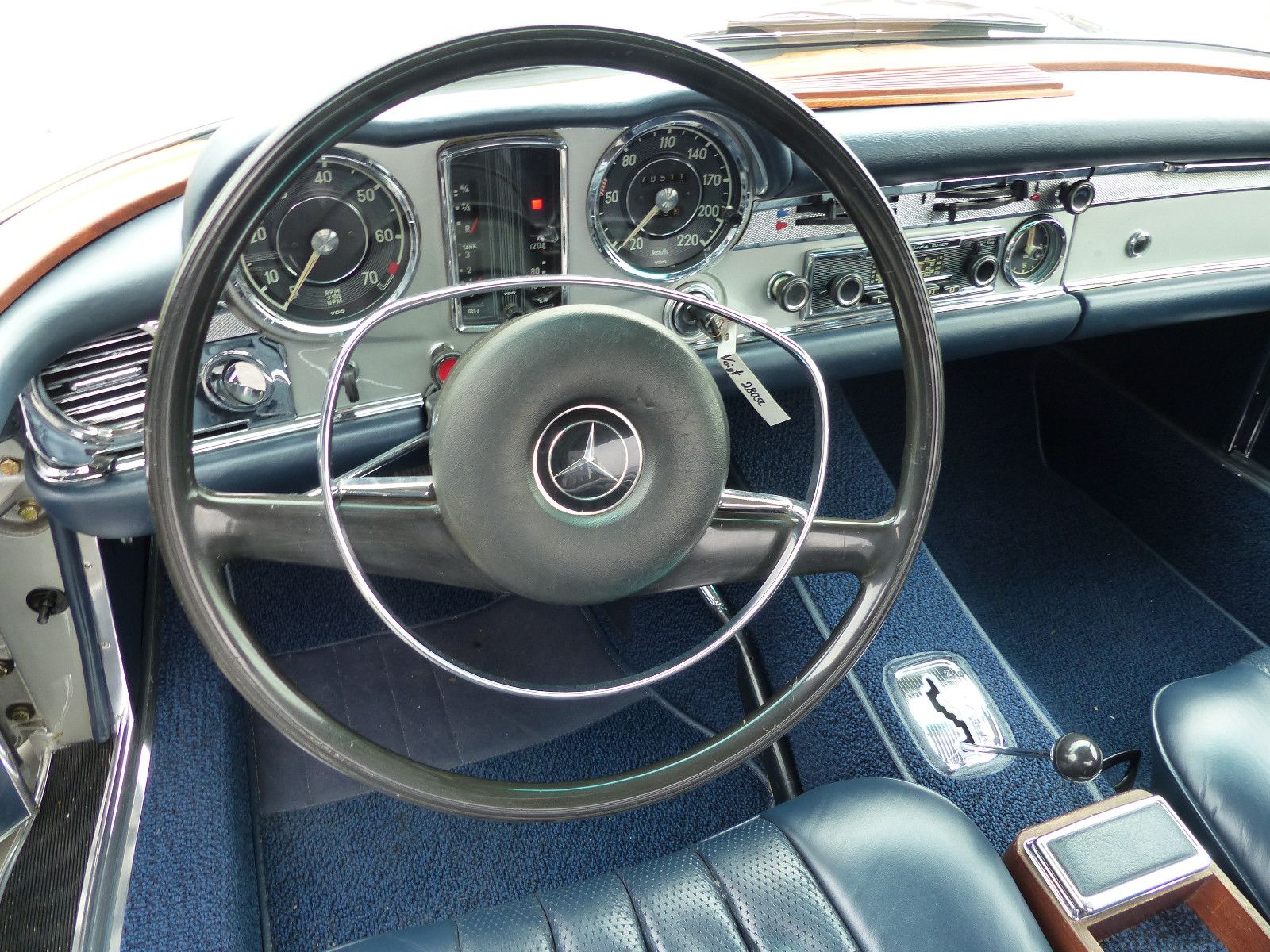 Fahrzeugabbildung Mercedes-Benz 280 SL Pagode
