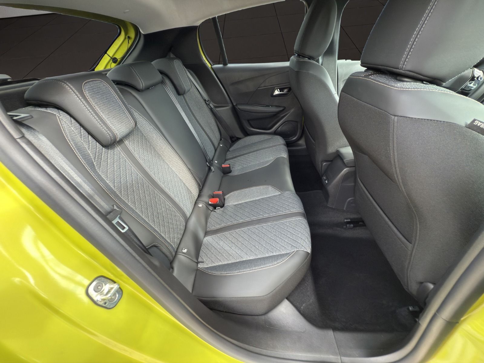 Peugeot 208 - Bild 17