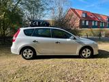 Hyundai i30 cw 1.4 Kombi TÜV 2027 113 tkm Schiebedach - Hyundai i30 aus 2010: Cw