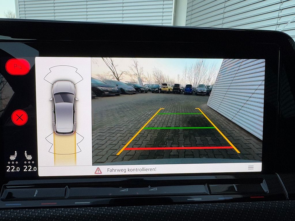 Golf VIII 1.5 eTSI DSG R-LINE *BLACK*H&K*LED+*