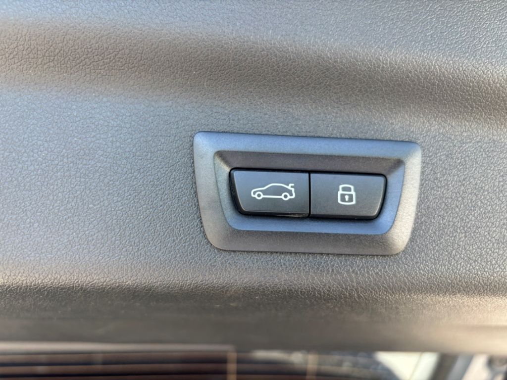 BMW X1 20dsDrive xLine Glasdach AHK el. Har/Kar Navi foto 8