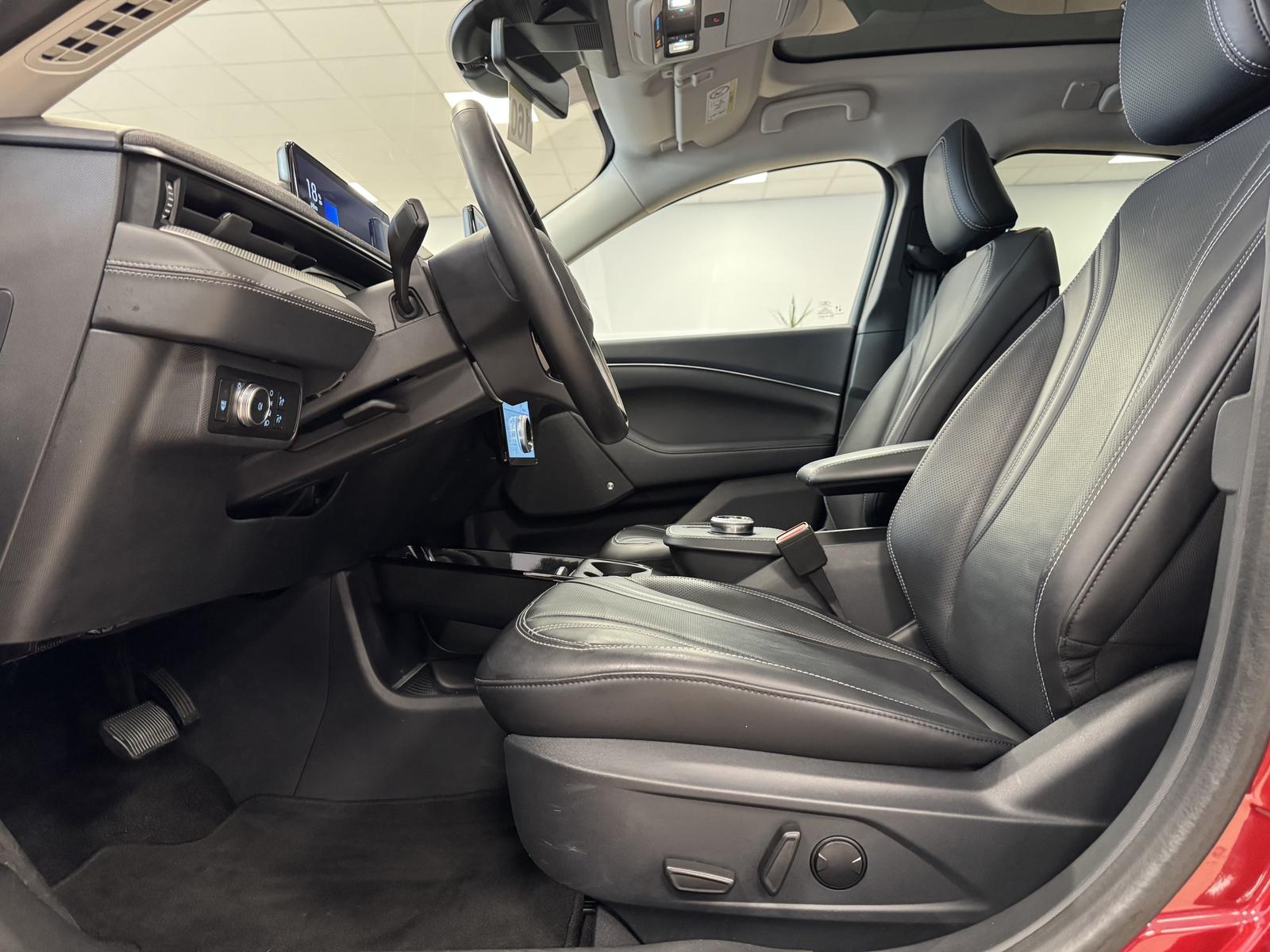 Ford MACH-E 75 kWh Pano Leder LED Navi R.Cam ACC PDC 